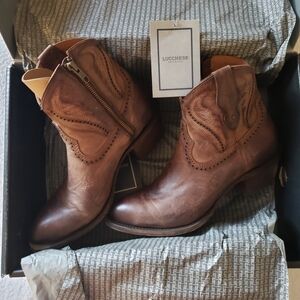 Lucchese Sabine Brown Leather Booties 9.5B